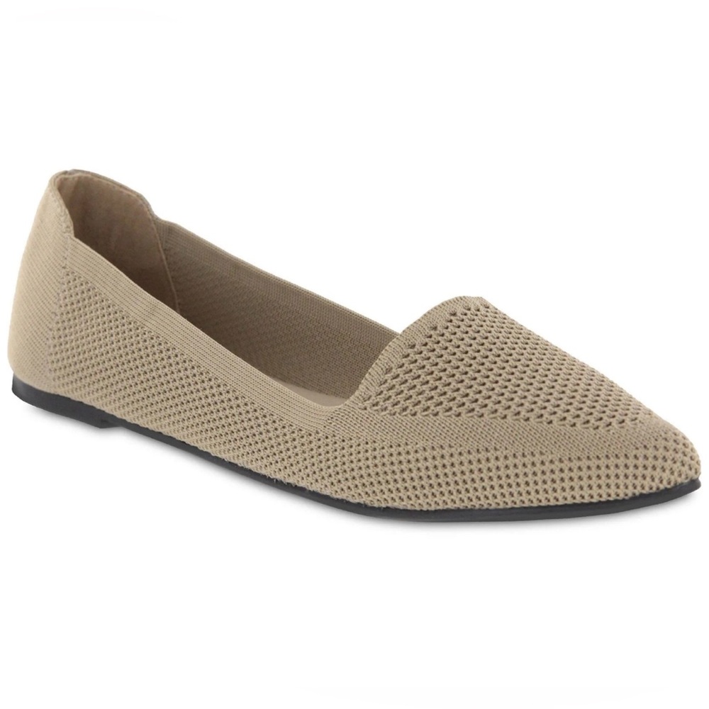 EUC MIA “Corrine” fabric flat - size 9